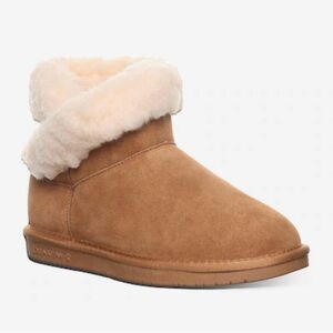 Brand new BEARPAW boots with fur - Chestnut Size 9